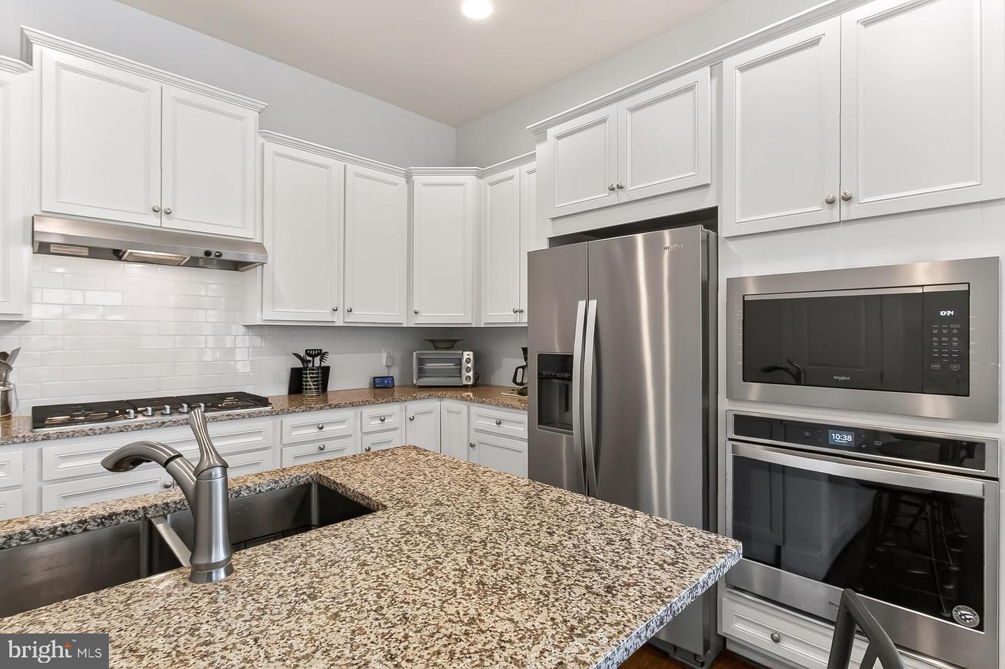 42783 FIREFLY SONATA TER, ASHBURN, Virginia 20148, 2 Bedrooms Bedrooms, ,3 BathroomsBathrooms,Residential,For sale,42783 FIREFLY SONATA TER,VALO2108470 MLS # VALO2108470