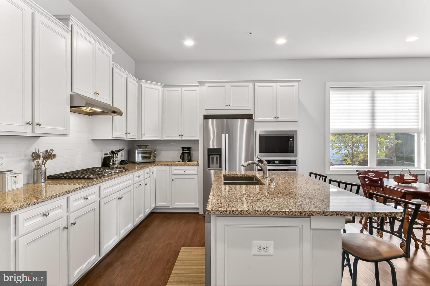 42783 FIREFLY SONATA TER, ASHBURN, Virginia 20148, 2 Bedrooms Bedrooms, ,3 BathroomsBathrooms,Residential,For sale,42783 FIREFLY SONATA TER,VALO2108470 MLS # VALO2108470