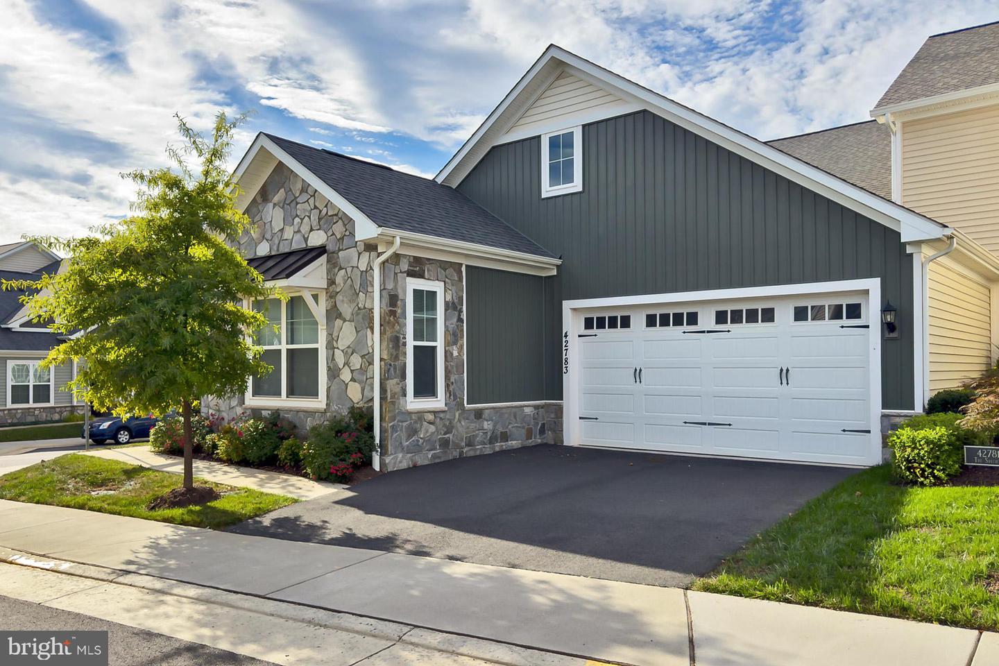 42783 FIREFLY SONATA TER, ASHBURN, Virginia 20148, 2 Bedrooms Bedrooms, ,3 BathroomsBathrooms,Residential,For sale,42783 FIREFLY SONATA TER,VALO2108470 MLS # VALO2108470