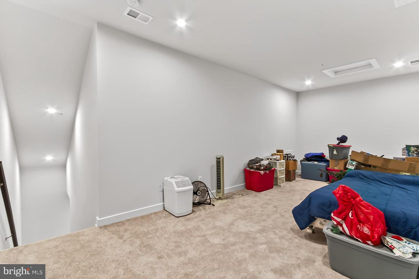 42783 FIREFLY SONATA TER, ASHBURN, Virginia 20148, 2 Bedrooms Bedrooms, ,3 BathroomsBathrooms,Residential,For sale,42783 FIREFLY SONATA TER,VALO2108470 MLS # VALO2108470