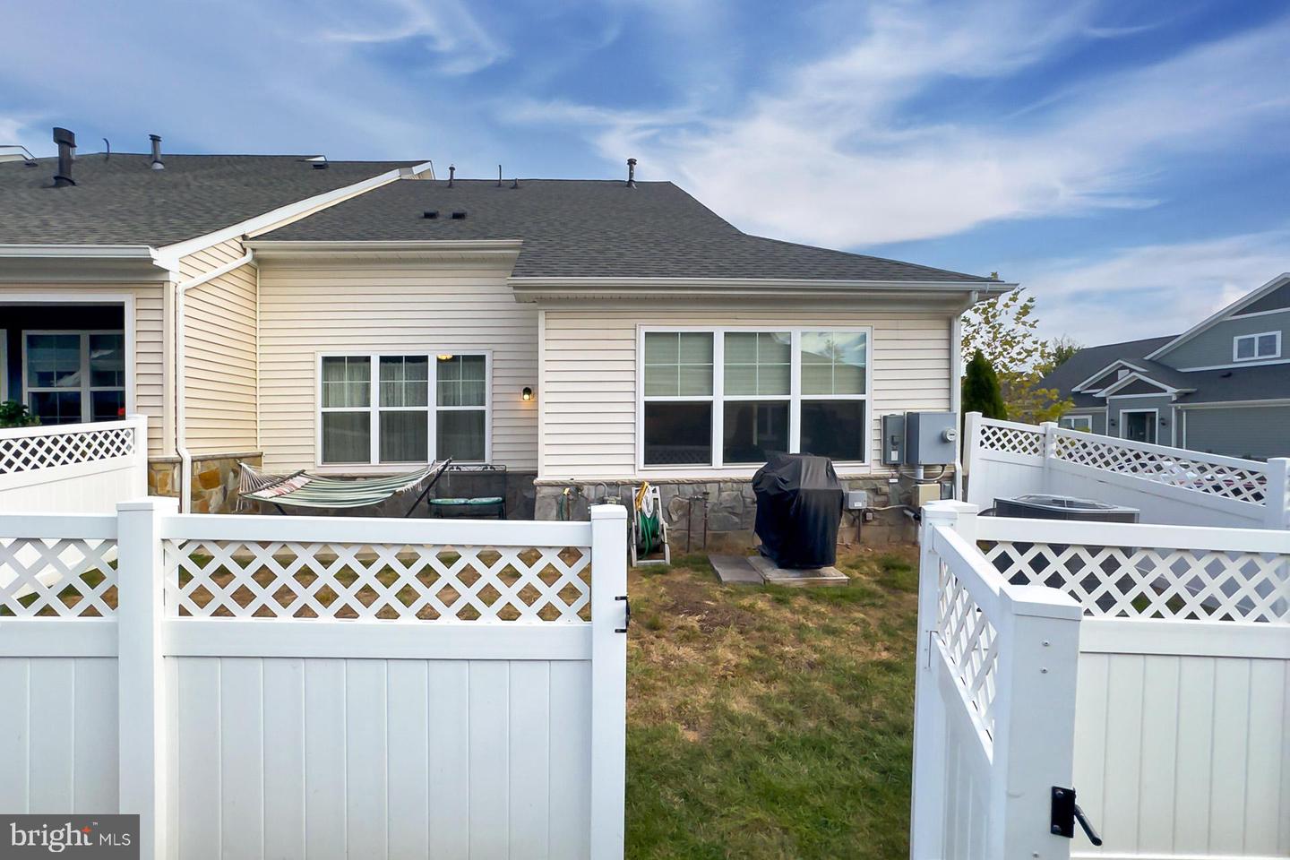 42783 FIREFLY SONATA TER, ASHBURN, Virginia 20148, 2 Bedrooms Bedrooms, ,3 BathroomsBathrooms,Residential,For sale,42783 FIREFLY SONATA TER,VALO2108470 MLS # VALO2108470
