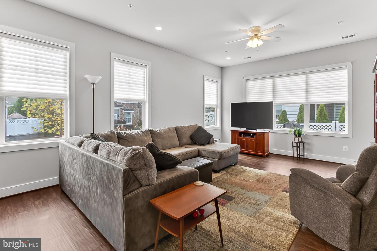 42783 FIREFLY SONATA TER, ASHBURN, Virginia 20148, 2 Bedrooms Bedrooms, ,3 BathroomsBathrooms,Residential,For sale,42783 FIREFLY SONATA TER,VALO2108470 MLS # VALO2108470