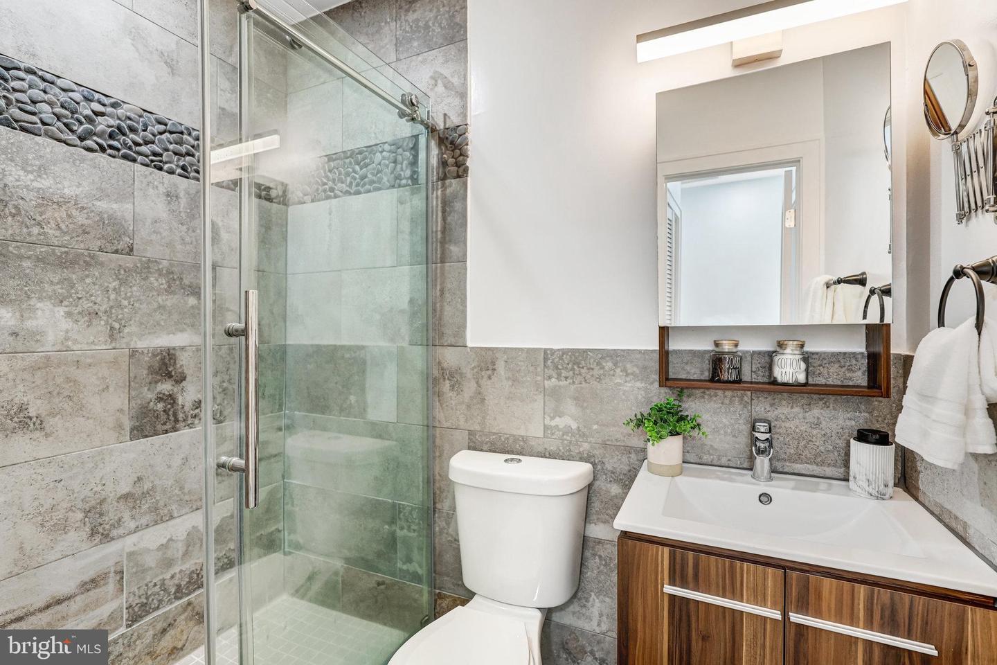1113 HOLBROOK TER NE, WASHINGTON, District Of Columbia 20002, 2 Bedrooms Bedrooms, 8 Rooms Rooms,1 BathroomBathrooms,Residential,For sale,1113 HOLBROOK TER NE,DCDC2226092 MLS # DCDC2226092