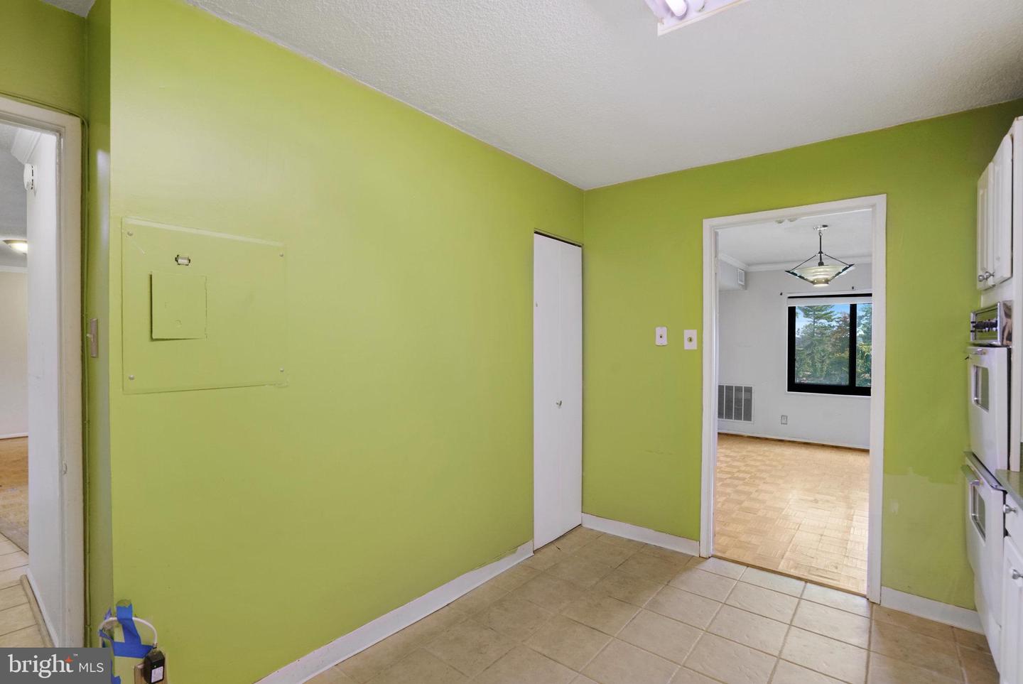 205 YOAKUM PKWY #223, ALEXANDRIA, Virginia 22304, 2 Bedrooms Bedrooms, ,2 BathroomsBathrooms,Residential,For sale,205 YOAKUM PKWY #223,VAAX2050648 MLS # VAAX2050648