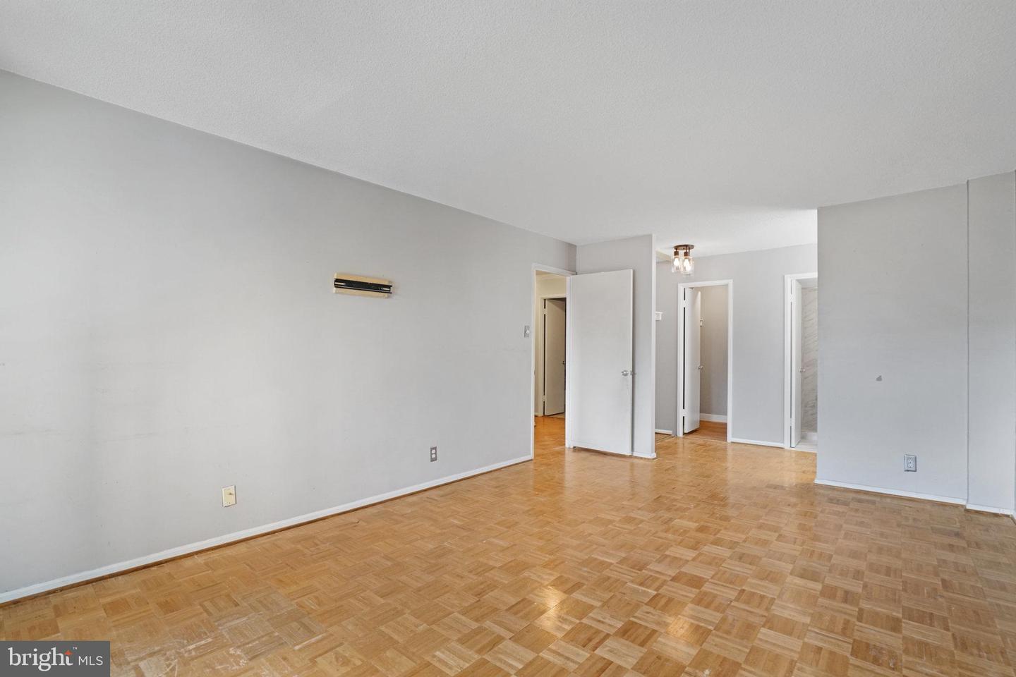 205 YOAKUM PKWY #223, ALEXANDRIA, Virginia 22304, 2 Bedrooms Bedrooms, ,2 BathroomsBathrooms,Residential,For sale,205 YOAKUM PKWY #223,VAAX2050648 MLS # VAAX2050648