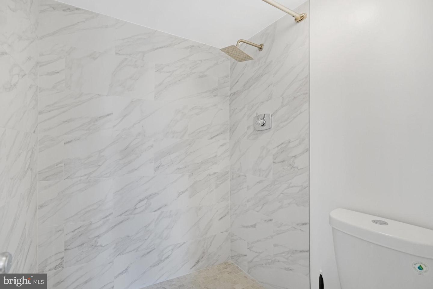 205 YOAKUM PKWY #223, ALEXANDRIA, Virginia 22304, 2 Bedrooms Bedrooms, ,2 BathroomsBathrooms,Residential,For sale,205 YOAKUM PKWY #223,VAAX2050648 MLS # VAAX2050648