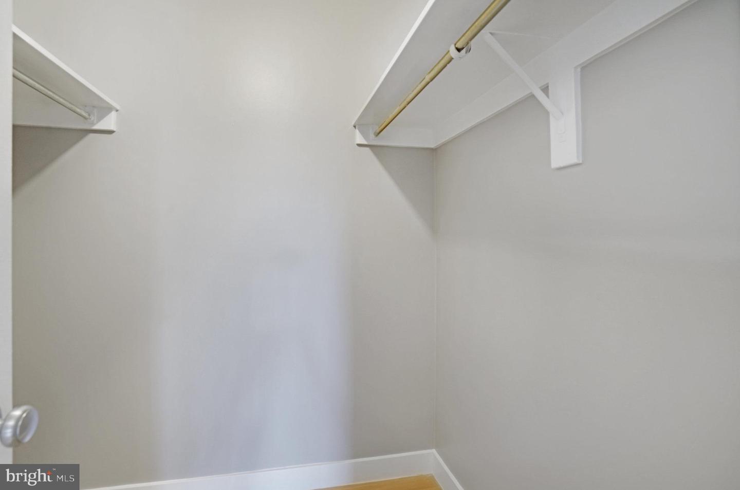 205 YOAKUM PKWY #223, ALEXANDRIA, Virginia 22304, 2 Bedrooms Bedrooms, ,2 BathroomsBathrooms,Residential,For sale,205 YOAKUM PKWY #223,VAAX2050648 MLS # VAAX2050648