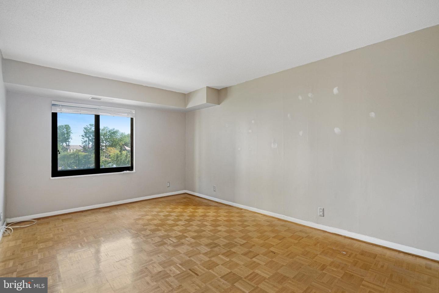 205 YOAKUM PKWY #223, ALEXANDRIA, Virginia 22304, 2 Bedrooms Bedrooms, ,2 BathroomsBathrooms,Residential,For sale,205 YOAKUM PKWY #223,VAAX2050648 MLS # VAAX2050648