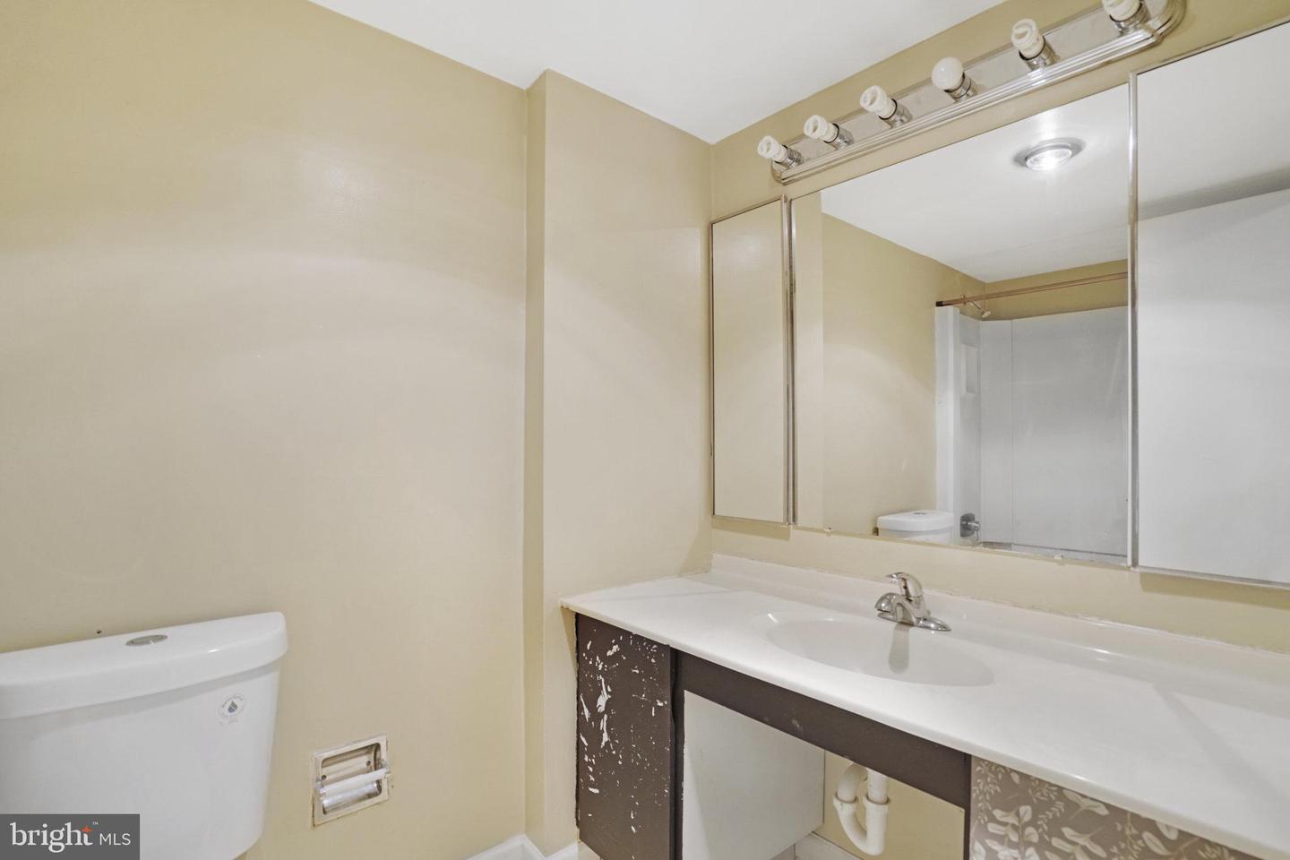 205 YOAKUM PKWY #223, ALEXANDRIA, Virginia 22304, 2 Bedrooms Bedrooms, ,2 BathroomsBathrooms,Residential,For sale,205 YOAKUM PKWY #223,VAAX2050648 MLS # VAAX2050648