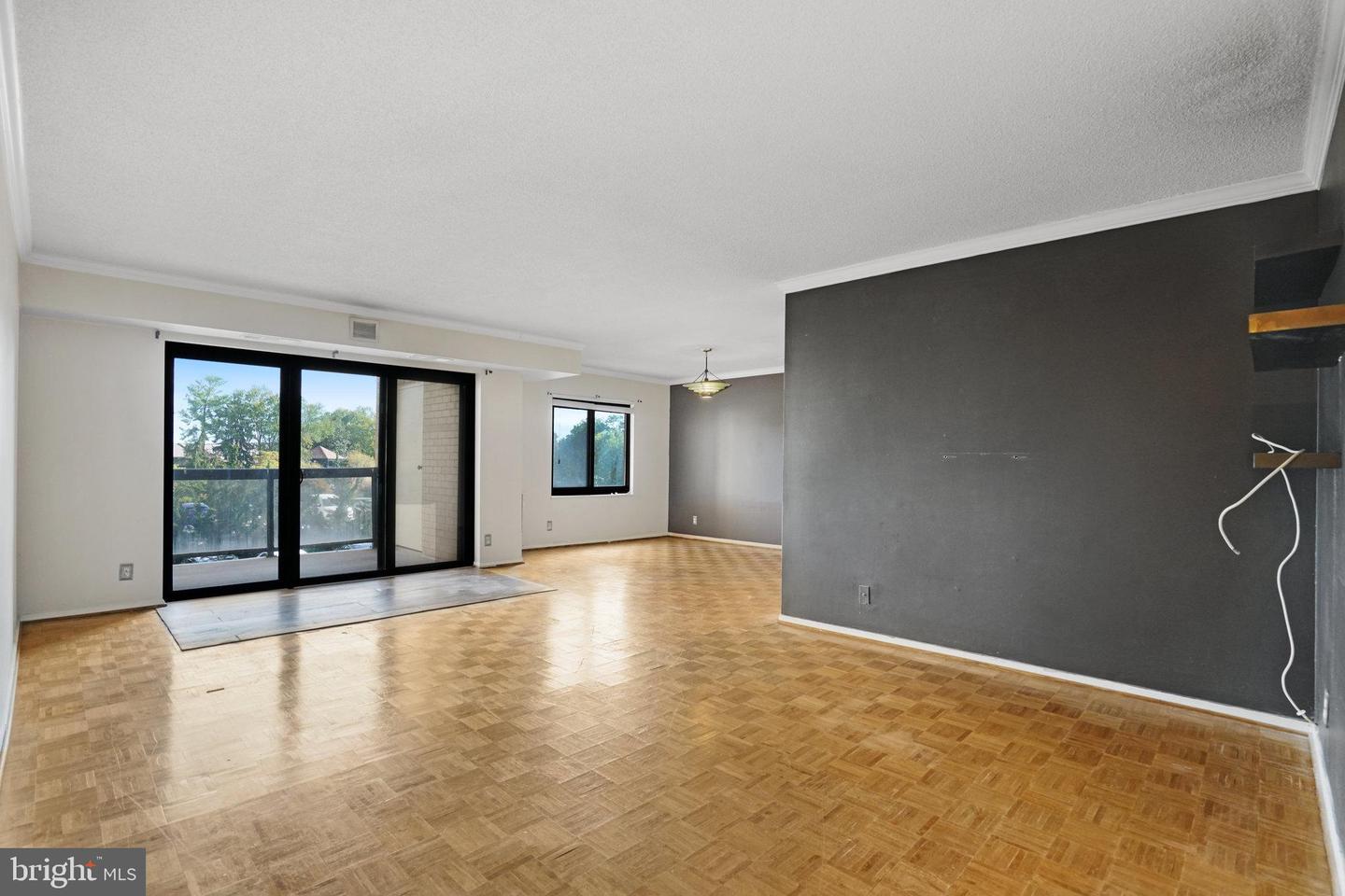 205 YOAKUM PKWY #223, ALEXANDRIA, Virginia 22304, 2 Bedrooms Bedrooms, ,2 BathroomsBathrooms,Residential,For sale,205 YOAKUM PKWY #223,VAAX2050648 MLS # VAAX2050648