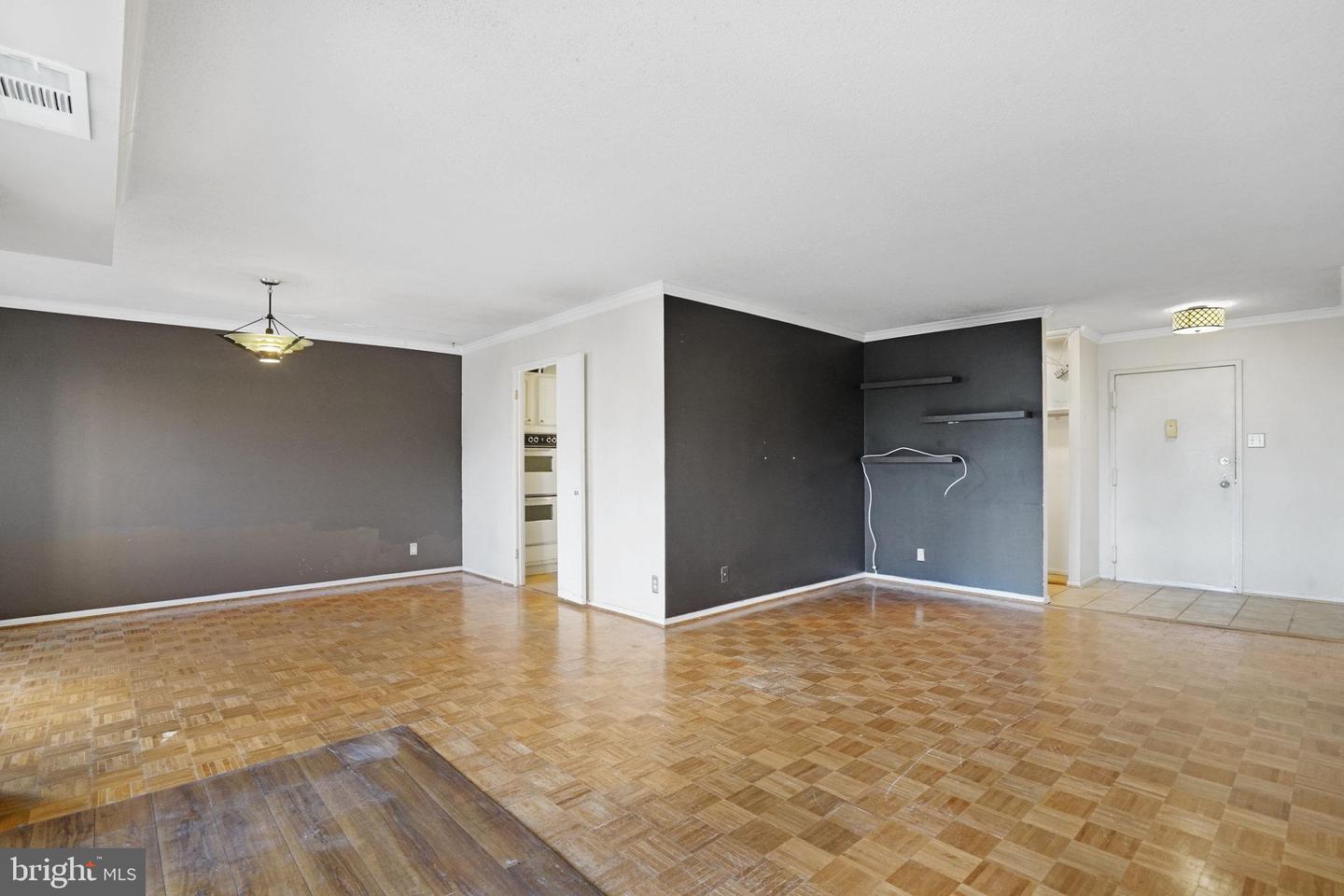 205 YOAKUM PKWY #223, ALEXANDRIA, Virginia 22304, 2 Bedrooms Bedrooms, ,2 BathroomsBathrooms,Residential,For sale,205 YOAKUM PKWY #223,VAAX2050648 MLS # VAAX2050648