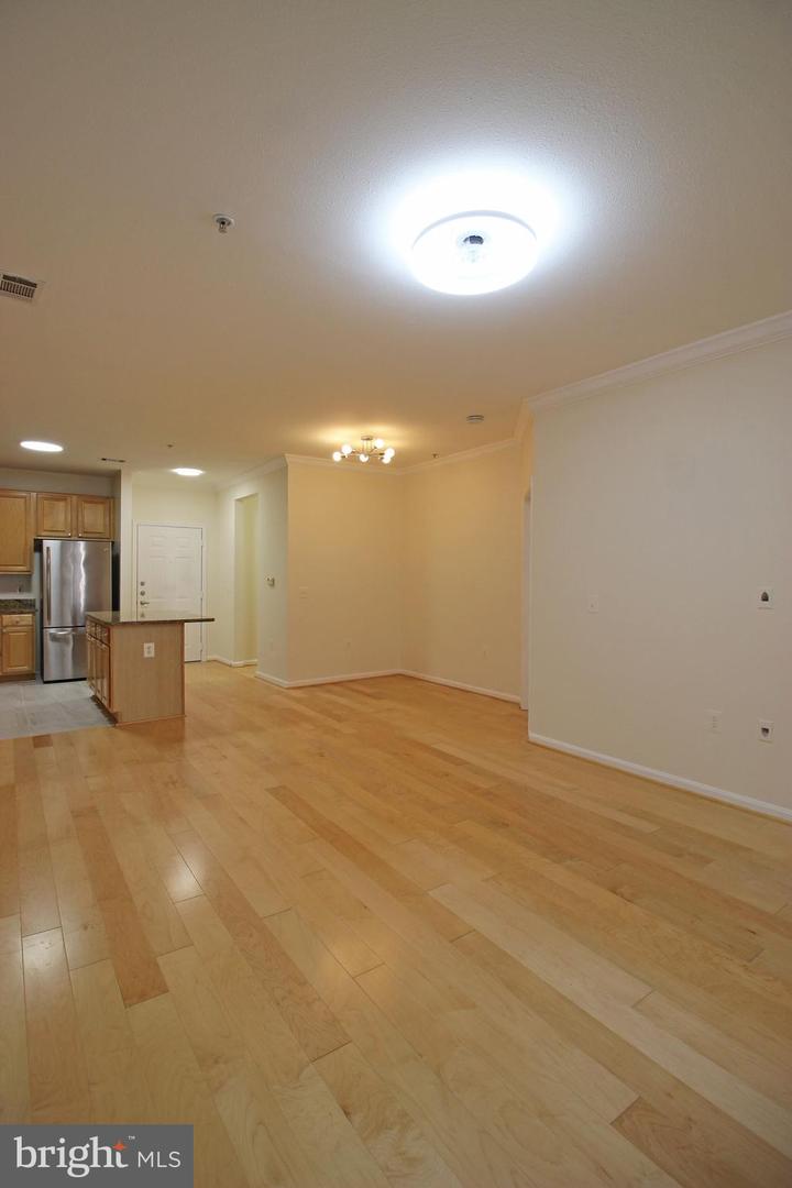 9486 VIRGINIA CENTER BLVD #203, VIENNA, Virginia 22181, 2 Bedrooms Bedrooms, ,2 BathroomsBathrooms,Residential,For sale,9486 VIRGINIA CENTER BLVD #203,VAFX2273384 MLS # VAFX2273384