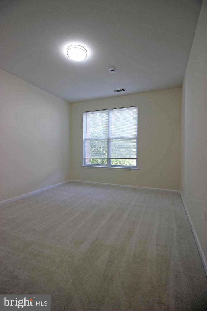 9486 VIRGINIA CENTER BLVD #203, VIENNA, Virginia 22181, 2 Bedrooms Bedrooms, ,2 BathroomsBathrooms,Residential,For sale,9486 VIRGINIA CENTER BLVD #203,VAFX2273384 MLS # VAFX2273384