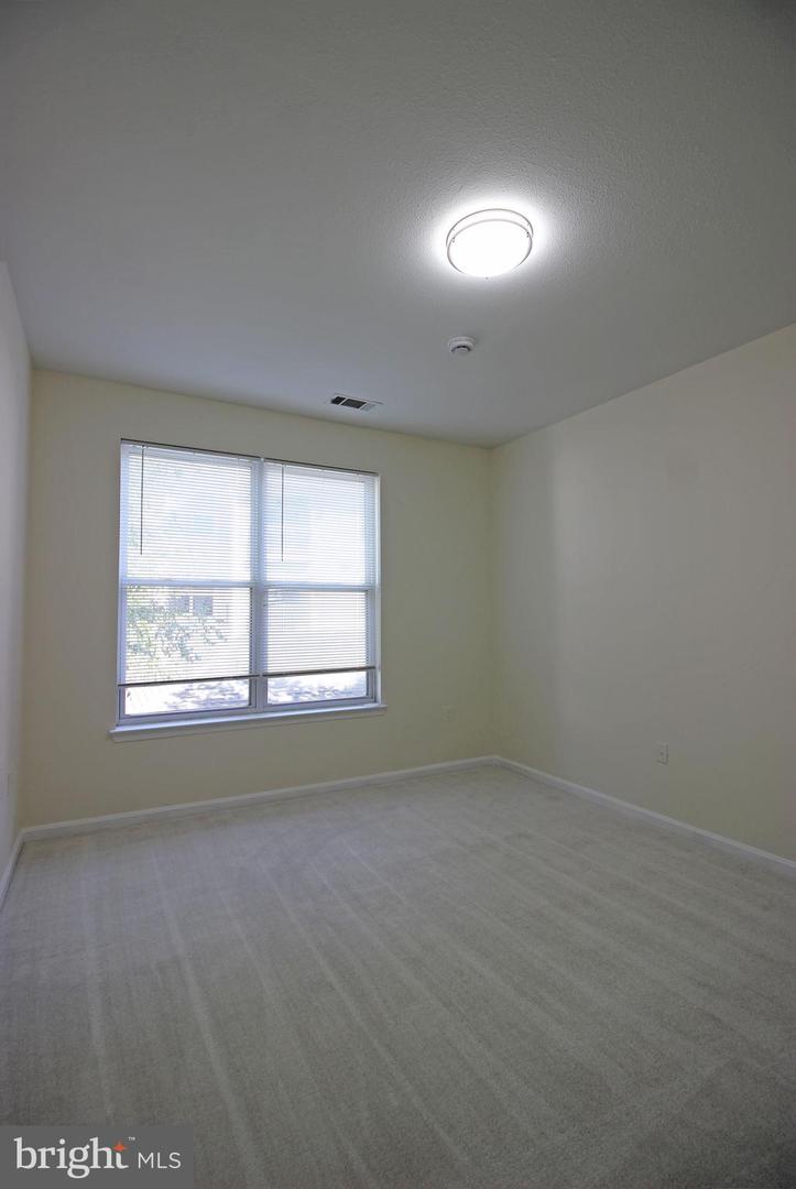 9486 VIRGINIA CENTER BLVD #203, VIENNA, Virginia 22181, 2 Bedrooms Bedrooms, ,2 BathroomsBathrooms,Residential,For sale,9486 VIRGINIA CENTER BLVD #203,VAFX2273384 MLS # VAFX2273384