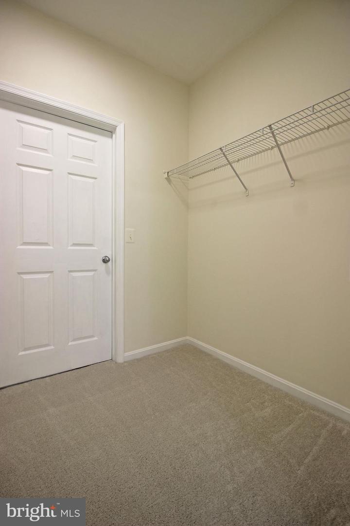 9486 VIRGINIA CENTER BLVD #203, VIENNA, Virginia 22181, 2 Bedrooms Bedrooms, ,2 BathroomsBathrooms,Residential,For sale,9486 VIRGINIA CENTER BLVD #203,VAFX2273384 MLS # VAFX2273384