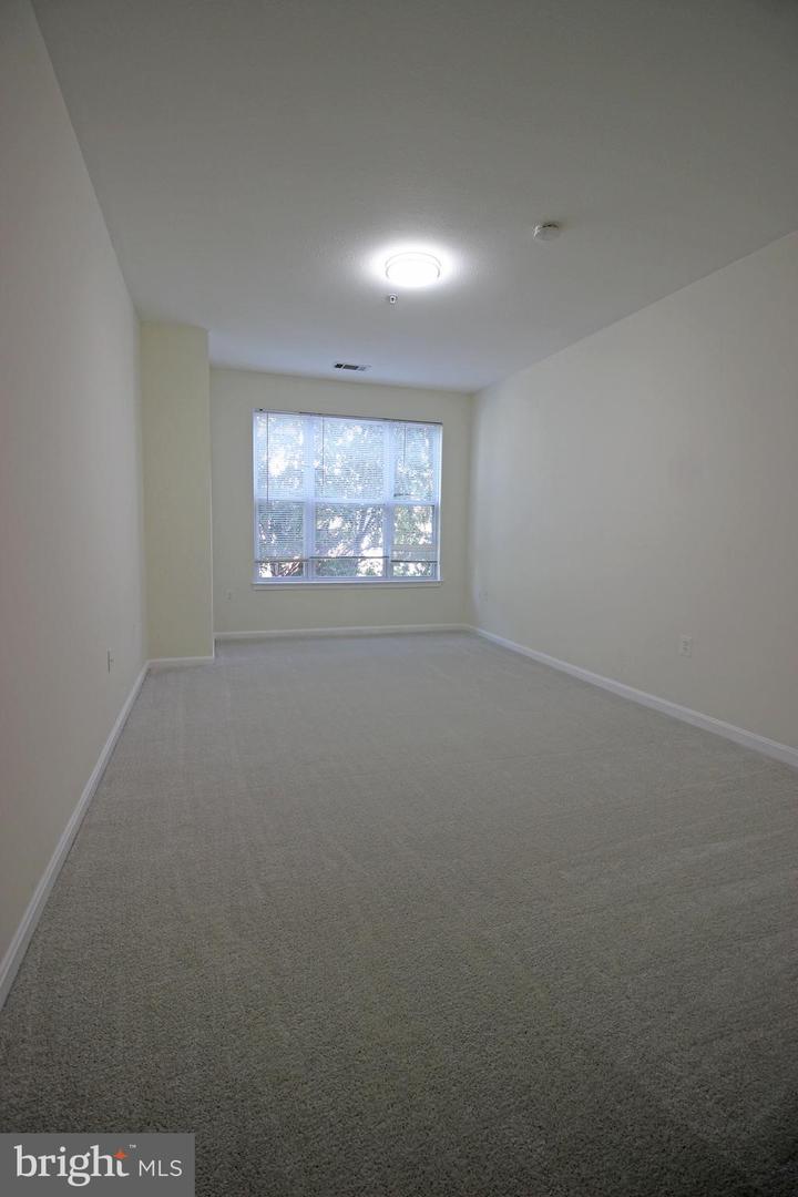 9486 VIRGINIA CENTER BLVD #203, VIENNA, Virginia 22181, 2 Bedrooms Bedrooms, ,2 BathroomsBathrooms,Residential,For sale,9486 VIRGINIA CENTER BLVD #203,VAFX2273384 MLS # VAFX2273384
