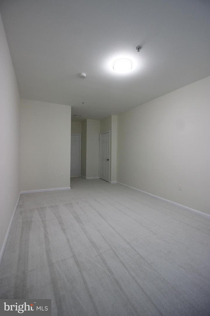 9486 VIRGINIA CENTER BLVD #203, VIENNA, Virginia 22181, 2 Bedrooms Bedrooms, ,2 BathroomsBathrooms,Residential,For sale,9486 VIRGINIA CENTER BLVD #203,VAFX2273384 MLS # VAFX2273384
