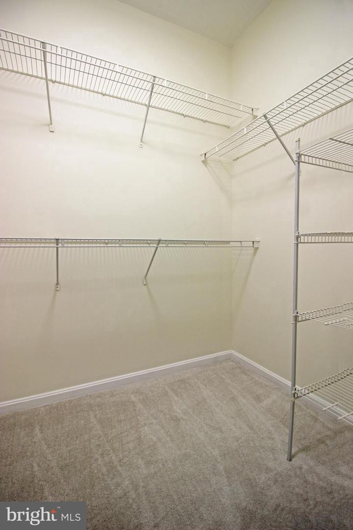 9486 VIRGINIA CENTER BLVD #203, VIENNA, Virginia 22181, 2 Bedrooms Bedrooms, ,2 BathroomsBathrooms,Residential,For sale,9486 VIRGINIA CENTER BLVD #203,VAFX2273384 MLS # VAFX2273384
