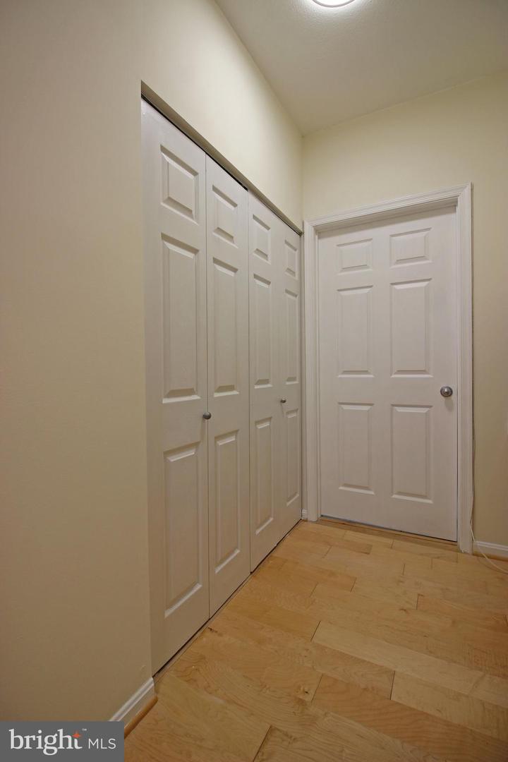 9486 VIRGINIA CENTER BLVD #203, VIENNA, Virginia 22181, 2 Bedrooms Bedrooms, ,2 BathroomsBathrooms,Residential,For sale,9486 VIRGINIA CENTER BLVD #203,VAFX2273384 MLS # VAFX2273384