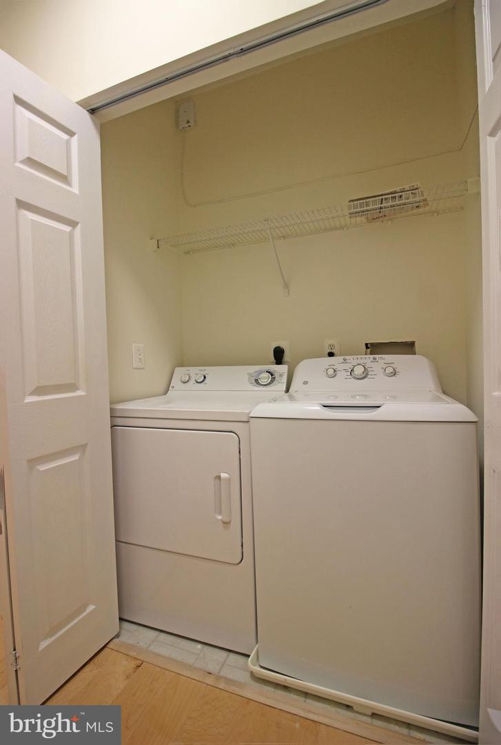 9486 VIRGINIA CENTER BLVD #203, VIENNA, Virginia 22181, 2 Bedrooms Bedrooms, ,2 BathroomsBathrooms,Residential,For sale,9486 VIRGINIA CENTER BLVD #203,VAFX2273384 MLS # VAFX2273384