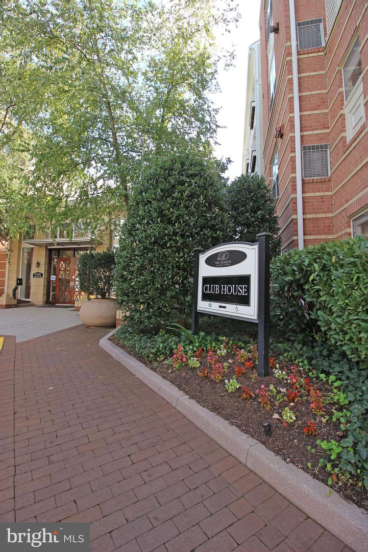 9486 VIRGINIA CENTER BLVD #203, VIENNA, Virginia 22181, 2 Bedrooms Bedrooms, ,2 BathroomsBathrooms,Residential,For sale,9486 VIRGINIA CENTER BLVD #203,VAFX2273384 MLS # VAFX2273384