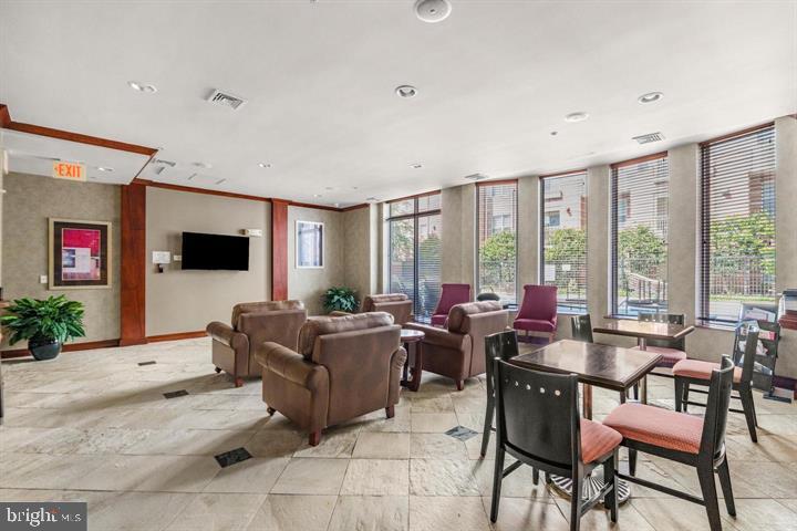 9486 VIRGINIA CENTER BLVD #203, VIENNA, Virginia 22181, 2 Bedrooms Bedrooms, ,2 BathroomsBathrooms,Residential,For sale,9486 VIRGINIA CENTER BLVD #203,VAFX2273384 MLS # VAFX2273384