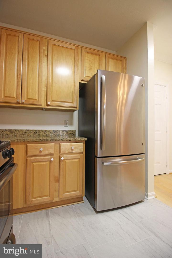 9486 VIRGINIA CENTER BLVD #203, VIENNA, Virginia 22181, 2 Bedrooms Bedrooms, ,2 BathroomsBathrooms,Residential,For sale,9486 VIRGINIA CENTER BLVD #203,VAFX2273384 MLS # VAFX2273384