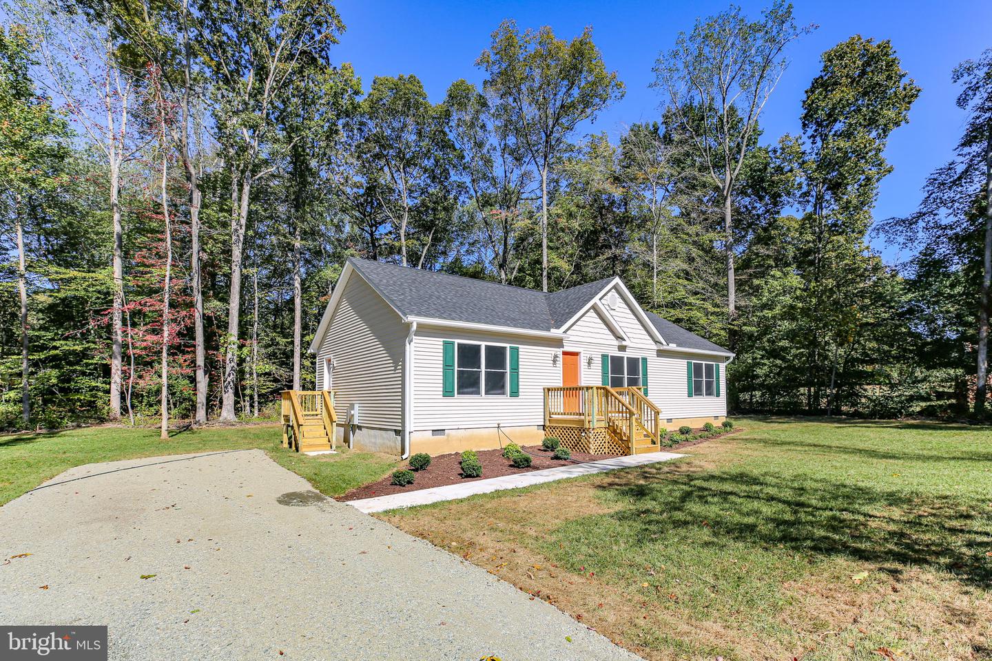22 BREEZY HILL DR, STAFFORD, Virginia 22556, 3 Bedrooms Bedrooms, ,2 BathroomsBathrooms,Residential,For sale,22 BREEZY HILL DR,VAST2043418 MLS # VAST2043418