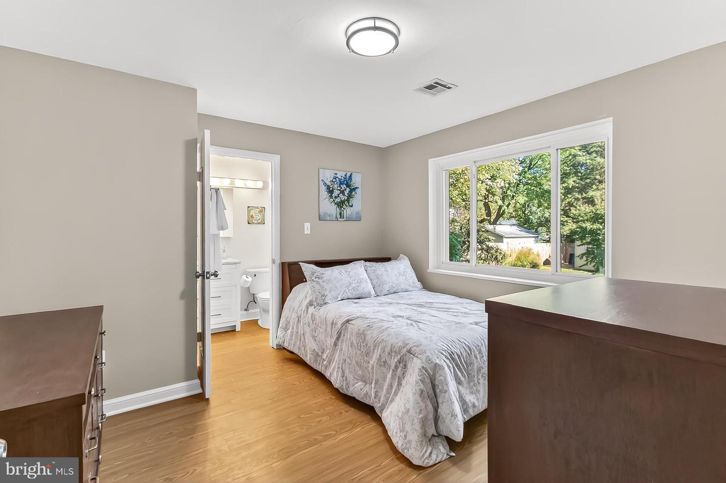 3445 UPSIDE CT, FALLS CHURCH, Virginia 22042, 3 Bedrooms Bedrooms, ,2 BathroomsBathrooms,Residential,For sale,3445 UPSIDE CT,VAFX2273782 MLS # VAFX2273782