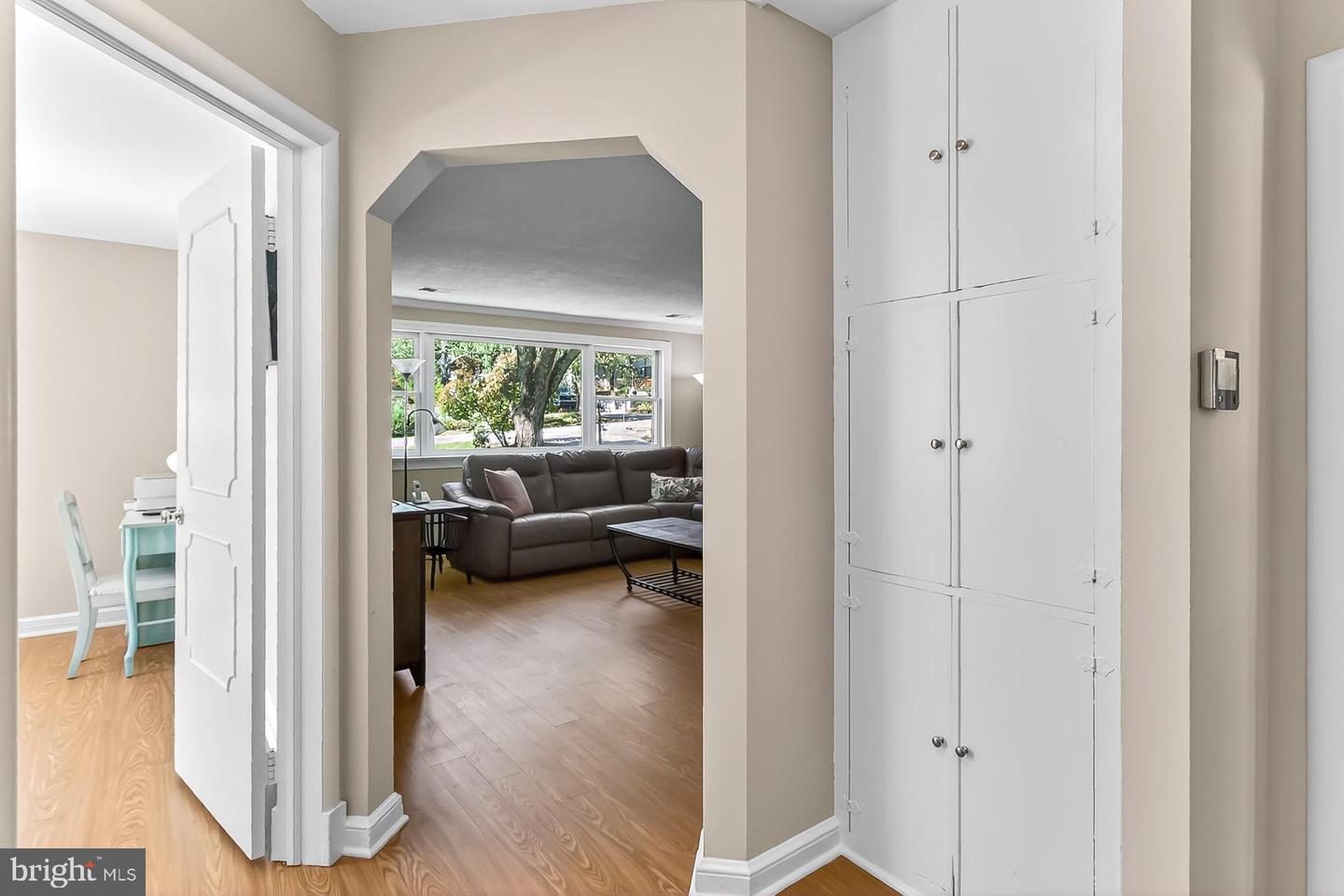 3445 UPSIDE CT, FALLS CHURCH, Virginia 22042, 3 Bedrooms Bedrooms, ,2 BathroomsBathrooms,Residential,For sale,3445 UPSIDE CT,VAFX2273782 MLS # VAFX2273782
