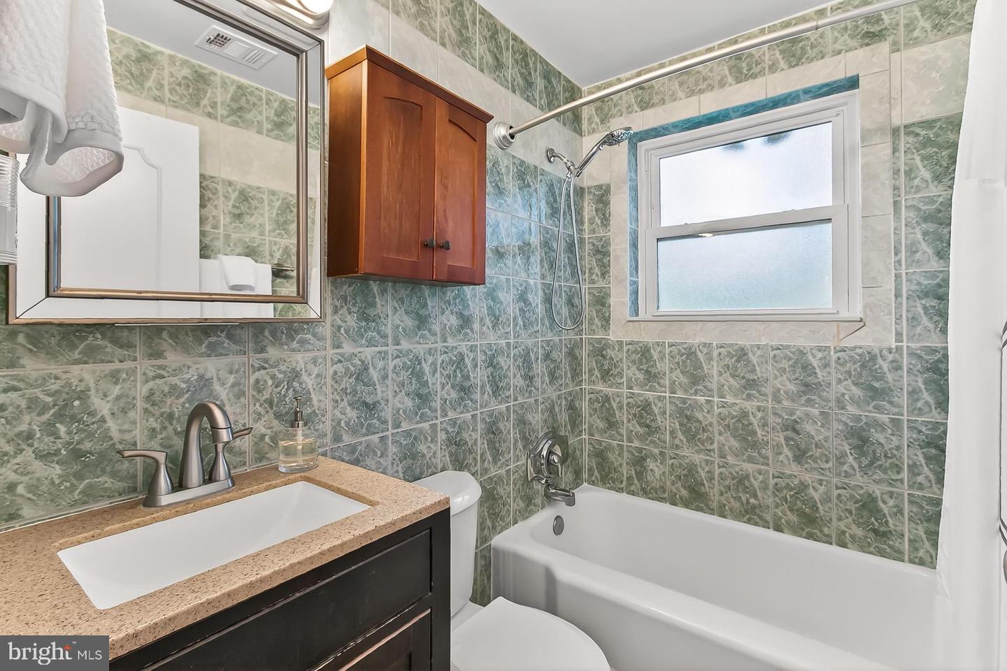 3445 UPSIDE CT, FALLS CHURCH, Virginia 22042, 3 Bedrooms Bedrooms, ,2 BathroomsBathrooms,Residential,For sale,3445 UPSIDE CT,VAFX2273782 MLS # VAFX2273782
