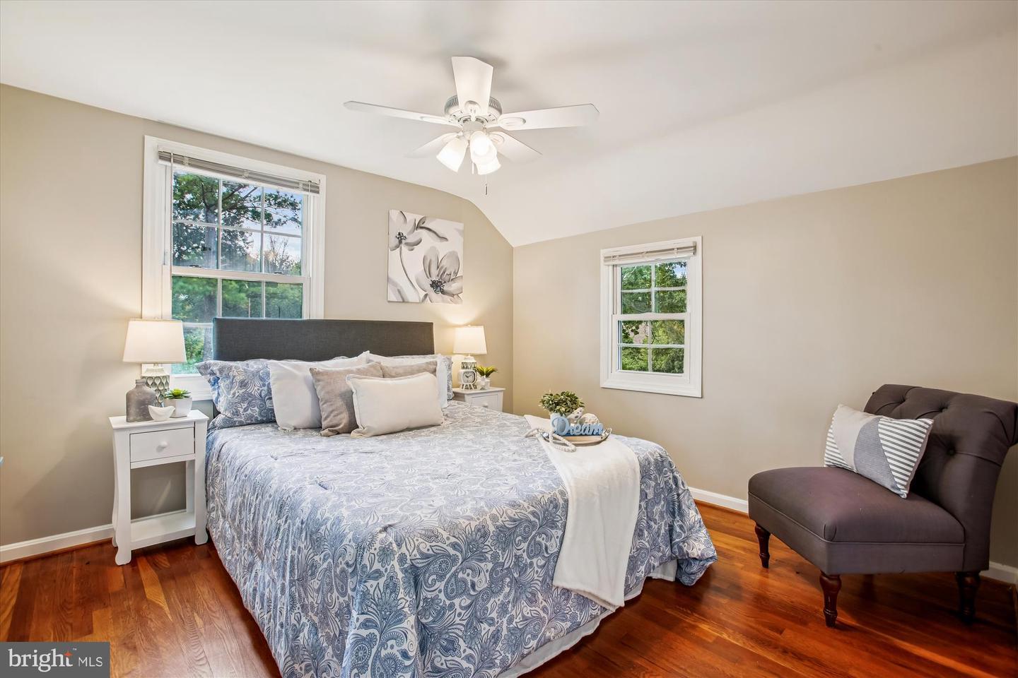 965 N KENTUCKY ST, ARLINGTON, Virginia 22205, 2 Bedrooms Bedrooms, 7 Rooms Rooms,2 BathroomsBathrooms,Residential,For sale,965 N KENTUCKY ST,VAAR2064792 MLS # VAAR2064792
