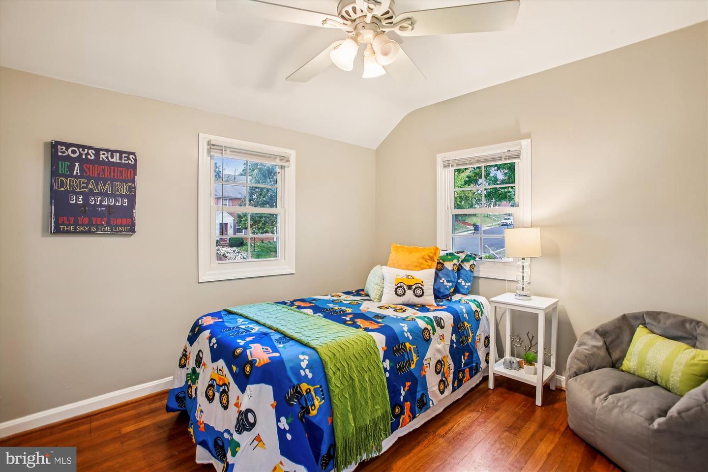 965 N KENTUCKY ST, ARLINGTON, Virginia 22205, 2 Bedrooms Bedrooms, 7 Rooms Rooms,2 BathroomsBathrooms,Residential,For sale,965 N KENTUCKY ST,VAAR2064792 MLS # VAAR2064792