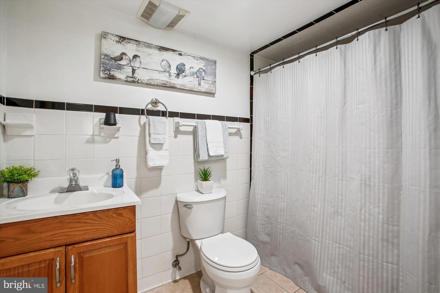 965 N KENTUCKY ST, ARLINGTON, Virginia 22205, 2 Bedrooms Bedrooms, 7 Rooms Rooms,2 BathroomsBathrooms,Residential,For sale,965 N KENTUCKY ST,VAAR2064792 MLS # VAAR2064792