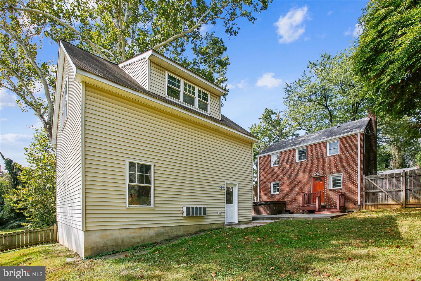 965 N KENTUCKY ST, ARLINGTON, Virginia 22205, 2 Bedrooms Bedrooms, 7 Rooms Rooms,2 BathroomsBathrooms,Residential,For sale,965 N KENTUCKY ST,VAAR2064792 MLS # VAAR2064792