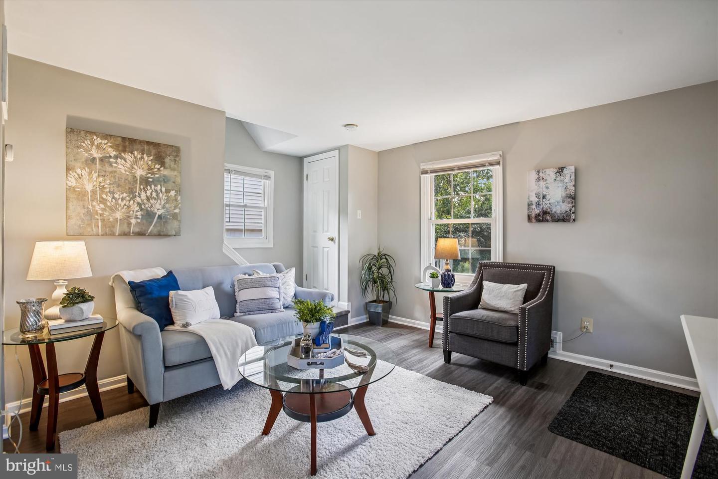 965 N KENTUCKY ST, ARLINGTON, Virginia 22205, 2 Bedrooms Bedrooms, 7 Rooms Rooms,2 BathroomsBathrooms,Residential,For sale,965 N KENTUCKY ST,VAAR2064792 MLS # VAAR2064792
