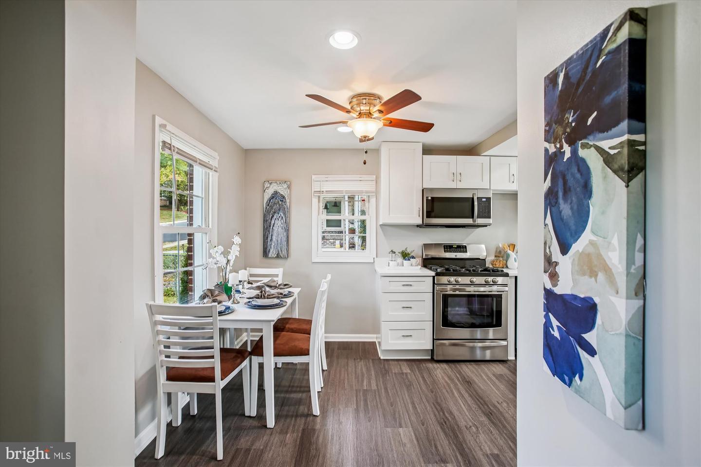 965 N KENTUCKY ST, ARLINGTON, Virginia 22205, 2 Bedrooms Bedrooms, 7 Rooms Rooms,2 BathroomsBathrooms,Residential,For sale,965 N KENTUCKY ST,VAAR2064792 MLS # VAAR2064792