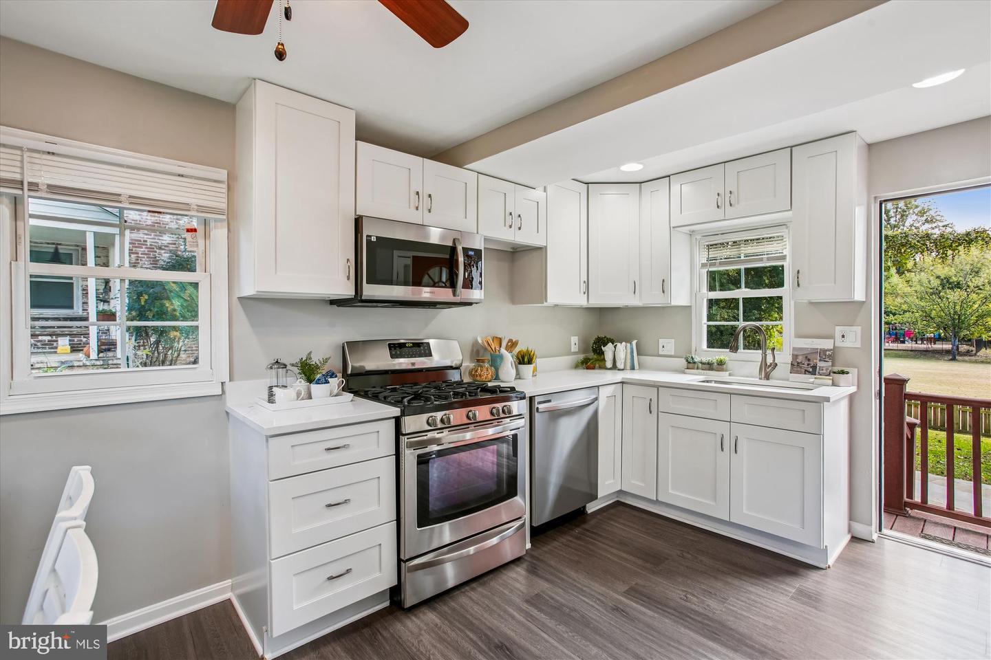 965 N KENTUCKY ST, ARLINGTON, Virginia 22205, 2 Bedrooms Bedrooms, 7 Rooms Rooms,2 BathroomsBathrooms,Residential,For sale,965 N KENTUCKY ST,VAAR2064792 MLS # VAAR2064792