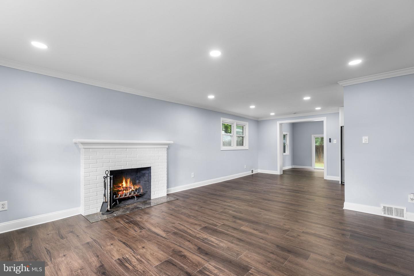 7414 CHATHAM ST, SPRINGFIELD, Virginia 22151, 4 Bedrooms Bedrooms, ,2 BathroomsBathrooms,Residential,For sale,7414 CHATHAM ST,VAFX2273600 MLS # VAFX2273600