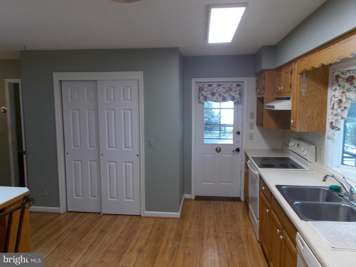 414 JEFFERSON ST, WOODSTOCK, Virginia 22664, 3 Bedrooms Bedrooms, ,2 BathroomsBathrooms,Residential,For sale,414 JEFFERSON ST,VASH2012744 MLS # VASH2012744