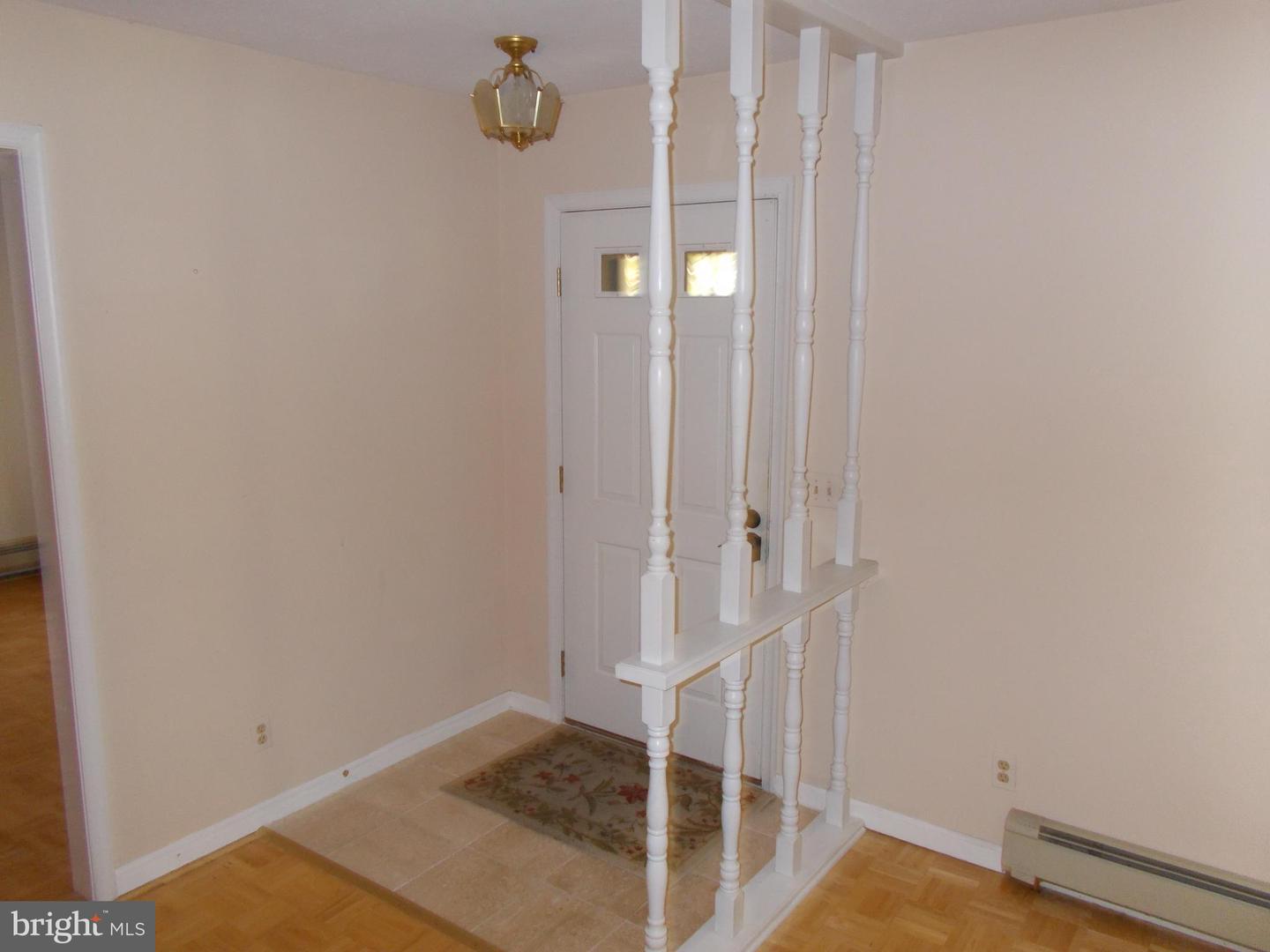 414 JEFFERSON ST, WOODSTOCK, Virginia 22664, 3 Bedrooms Bedrooms, ,2 BathroomsBathrooms,Residential,For sale,414 JEFFERSON ST,VASH2012744 MLS # VASH2012744