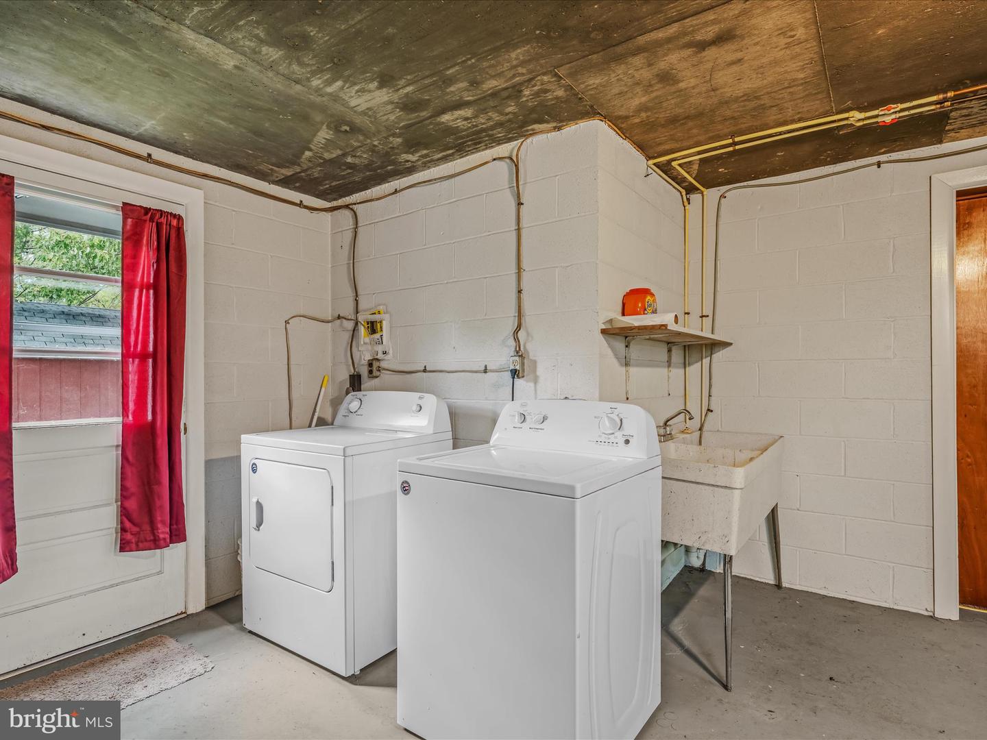 461 IMPERIAL ST, WINCHESTER, Virginia 22601, 4 Bedrooms Bedrooms, ,2 BathroomsBathrooms,Residential,For sale,461 IMPERIAL ST,VAWI2009230 MLS # VAWI2009230