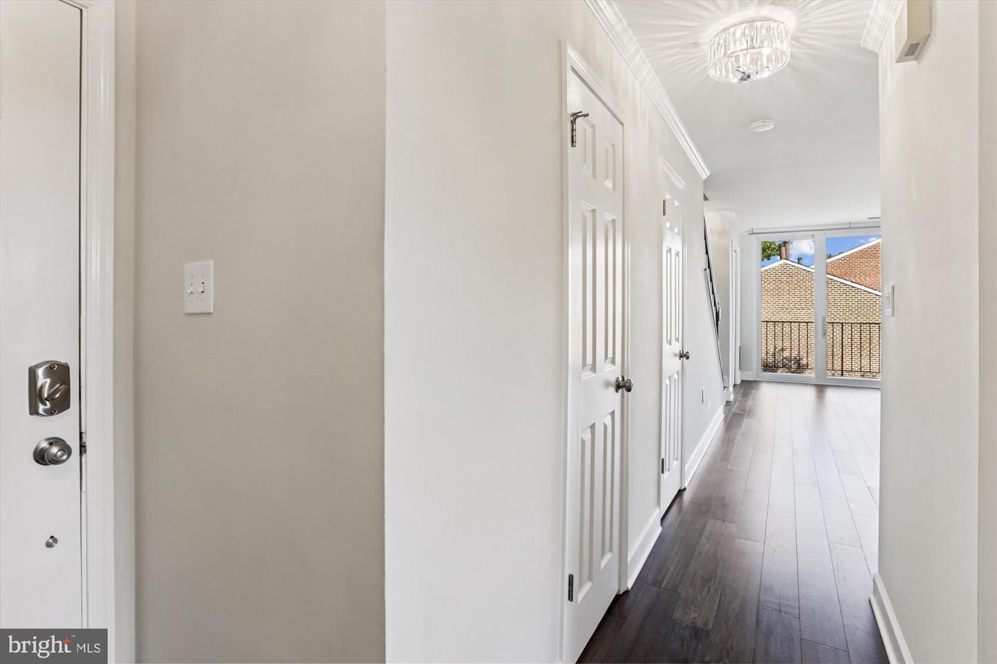 945 S SCOTT ST, ARLINGTON, Virginia 22204, 2 Bedrooms Bedrooms, ,2 BathroomsBathrooms,Residential,For sale,945 S SCOTT ST,VAAR2064794 MLS # VAAR2064794