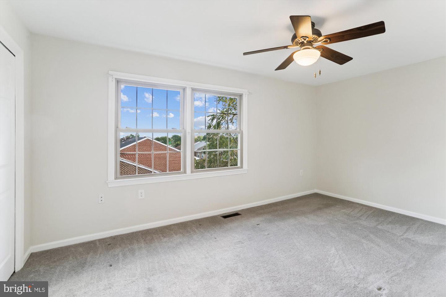 945 S SCOTT ST, ARLINGTON, Virginia 22204, 2 Bedrooms Bedrooms, ,2 BathroomsBathrooms,Residential,For sale,945 S SCOTT ST,VAAR2064794 MLS # VAAR2064794