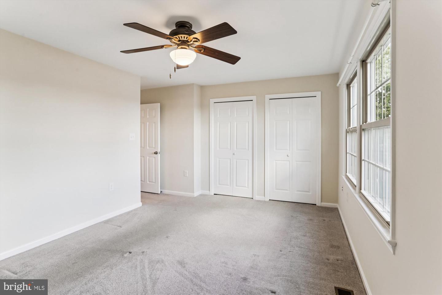 945 S SCOTT ST, ARLINGTON, Virginia 22204, 2 Bedrooms Bedrooms, ,2 BathroomsBathrooms,Residential,For sale,945 S SCOTT ST,VAAR2064794 MLS # VAAR2064794