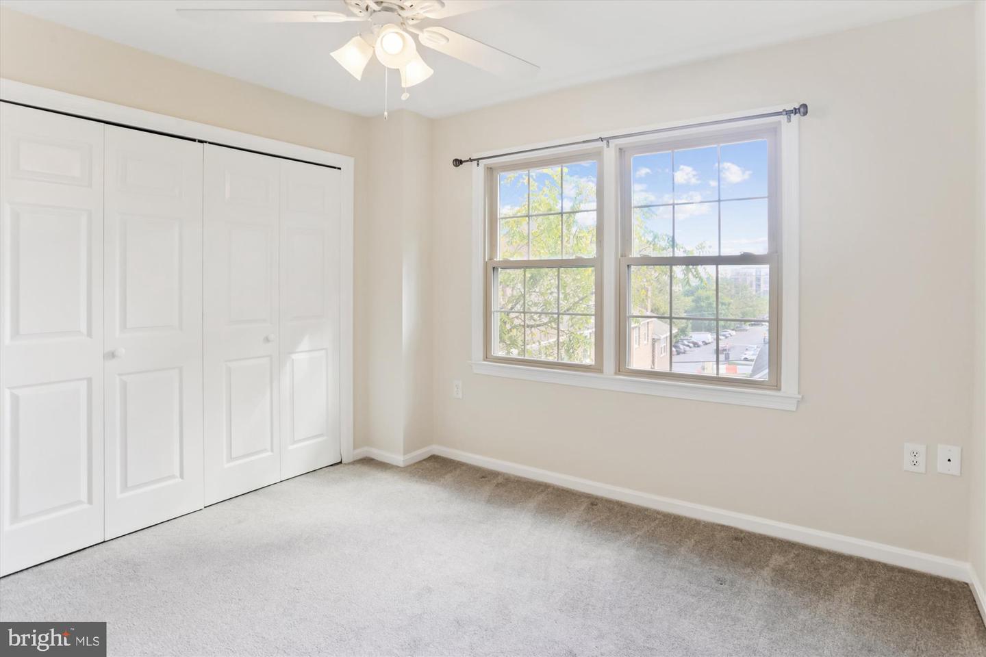 945 S SCOTT ST, ARLINGTON, Virginia 22204, 2 Bedrooms Bedrooms, ,2 BathroomsBathrooms,Residential,For sale,945 S SCOTT ST,VAAR2064794 MLS # VAAR2064794