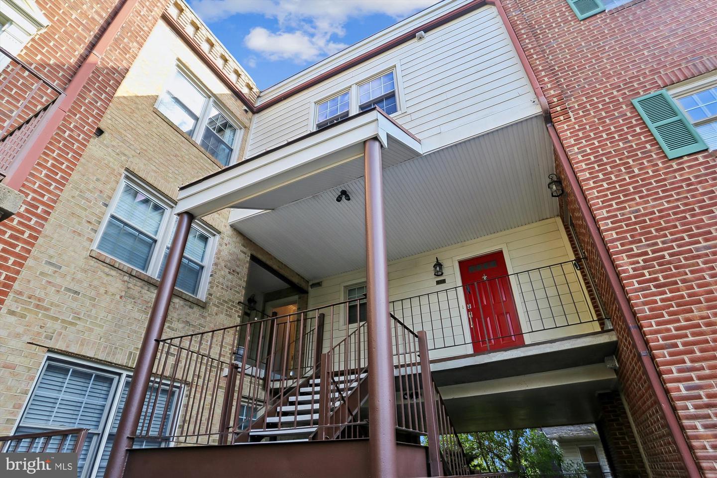 945 S SCOTT ST, ARLINGTON, Virginia 22204, 2 Bedrooms Bedrooms, ,2 BathroomsBathrooms,Residential,For sale,945 S SCOTT ST,VAAR2064794 MLS # VAAR2064794