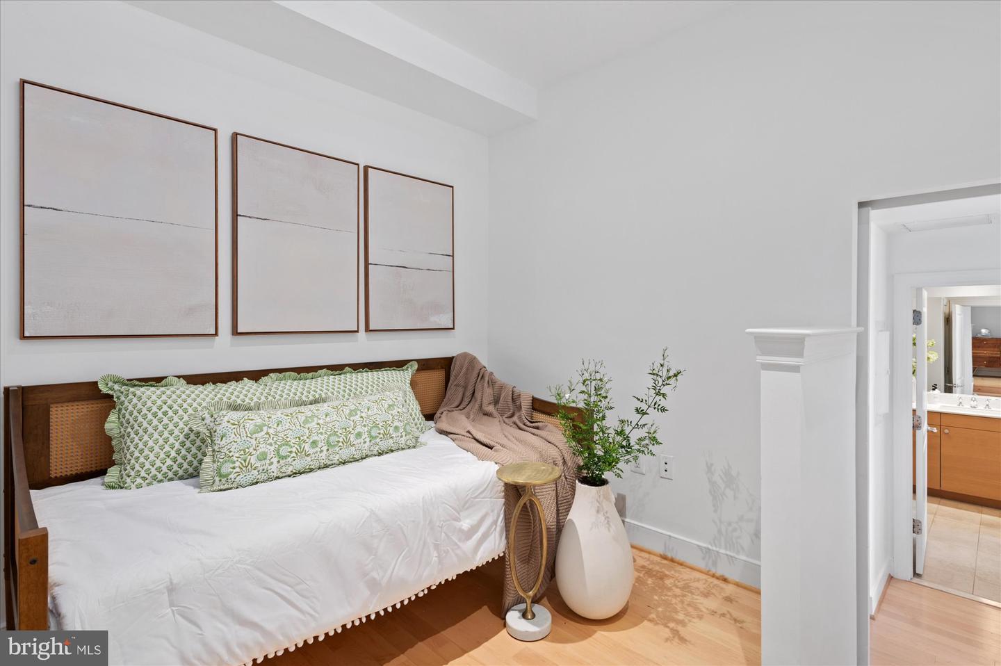 2425 L ST NW #620, WASHINGTON, District Of Columbia 20037, 1 Bedroom Bedrooms, ,1 BathroomBathrooms,Residential,For sale,2425 L ST NW #620,DCDC2226476 MLS # DCDC2226476