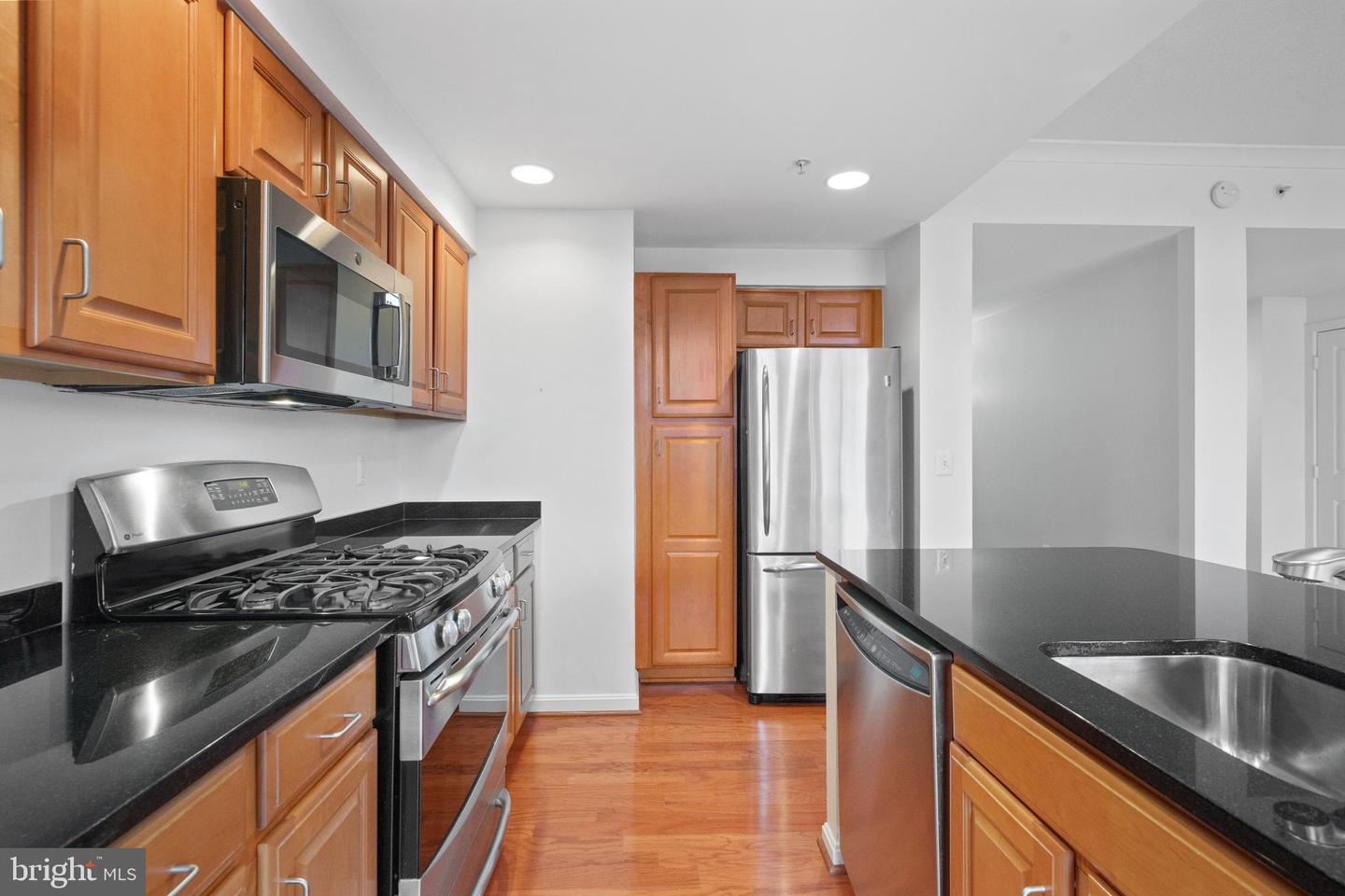4480 MARKET COMMONS DR #505, FAIRFAX, Virginia 22033, 1 Bedroom Bedrooms, ,1 BathroomBathrooms,Residential,For sale,4480 MARKET COMMONS DR #505,VAFX2273810 MLS # VAFX2273810