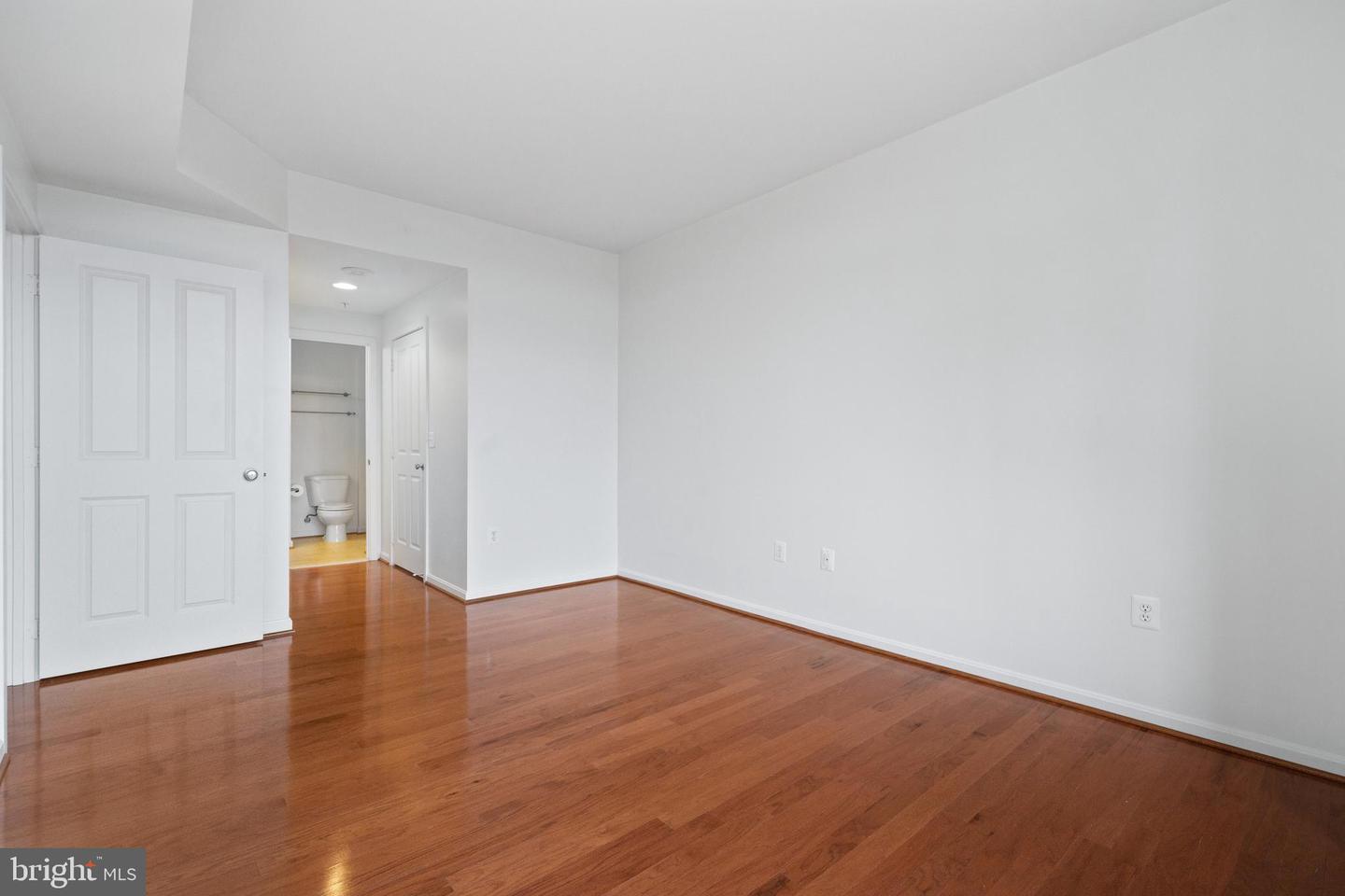 4480 MARKET COMMONS DR #505, FAIRFAX, Virginia 22033, 1 Bedroom Bedrooms, ,1 BathroomBathrooms,Residential,For sale,4480 MARKET COMMONS DR #505,VAFX2273810 MLS # VAFX2273810